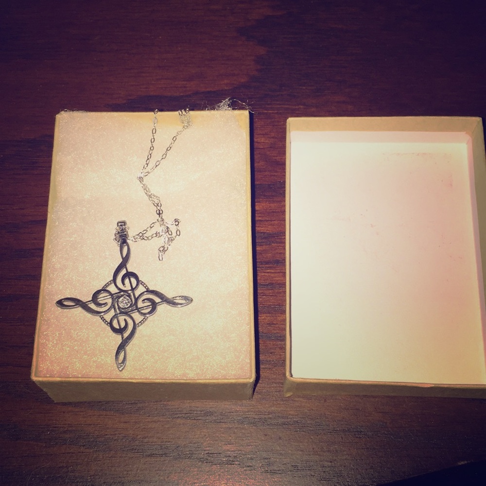 Musical note necklace